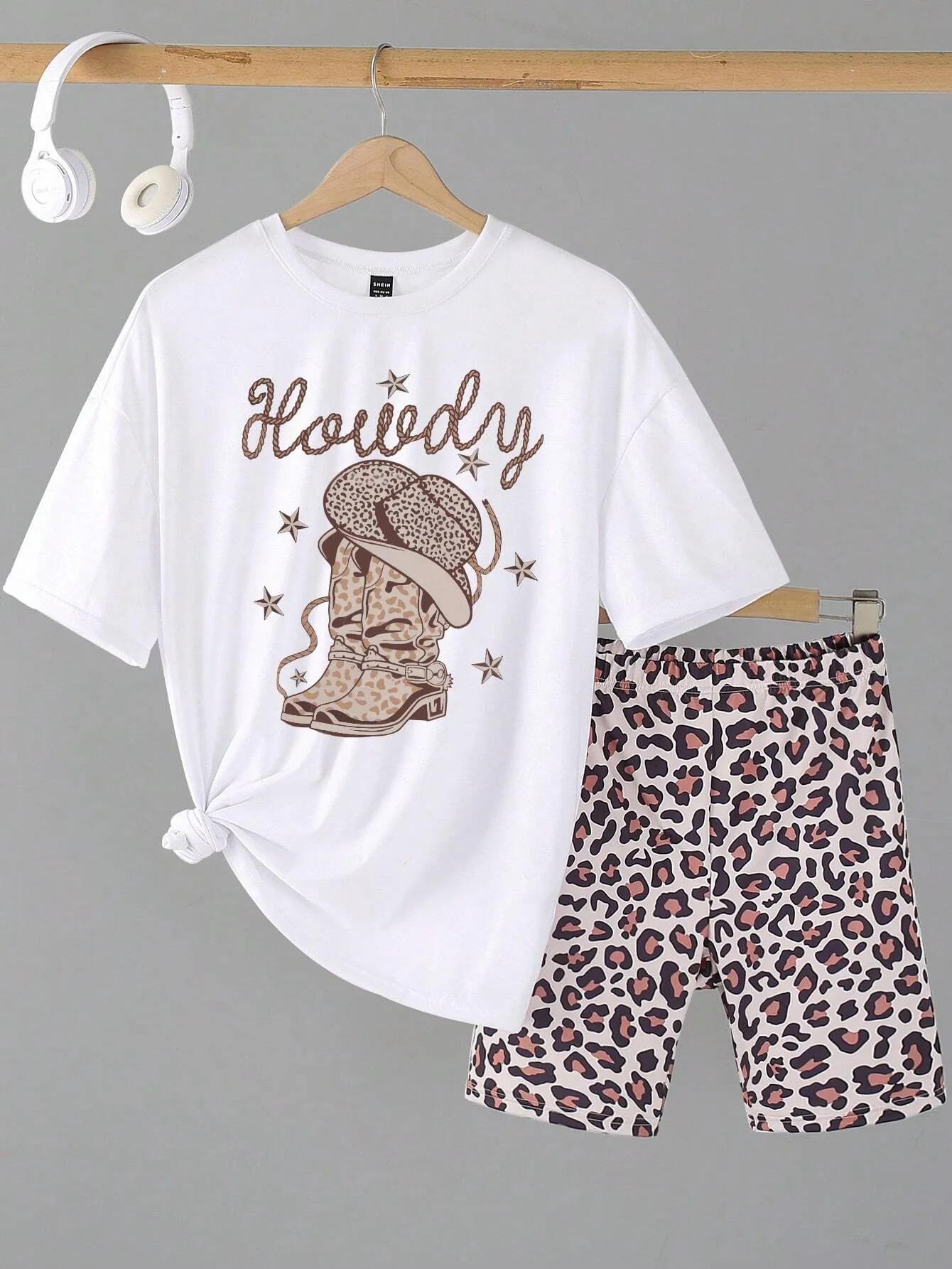 2pcs Women's Fashionable Western Style Cowboy Alphabet Print Short Sleeve T-Shirt   Cycling Shorts Set