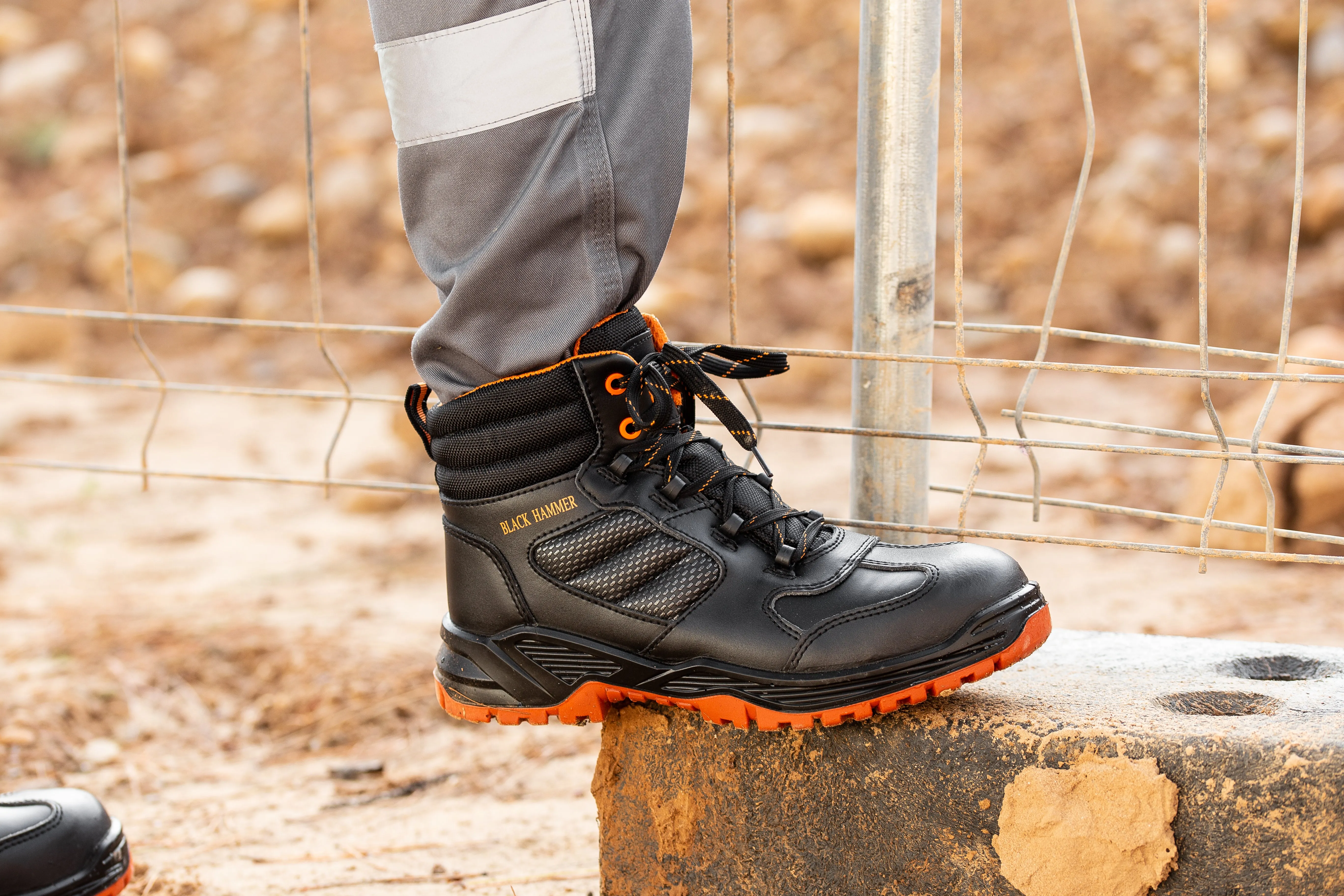 8844 Metal Free Safety Boots