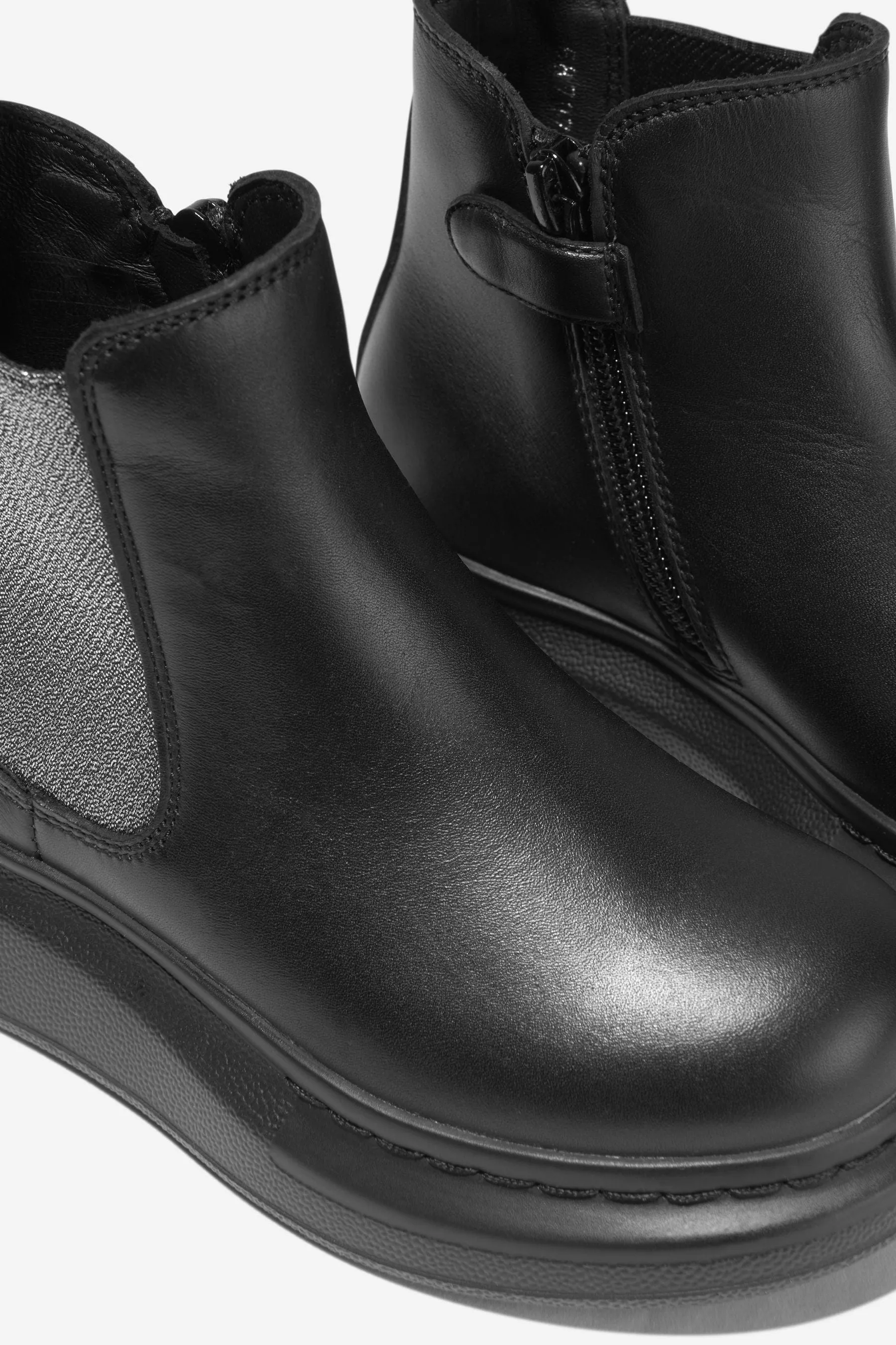 Alexander McQueen Girls Leather Chelsea Boots