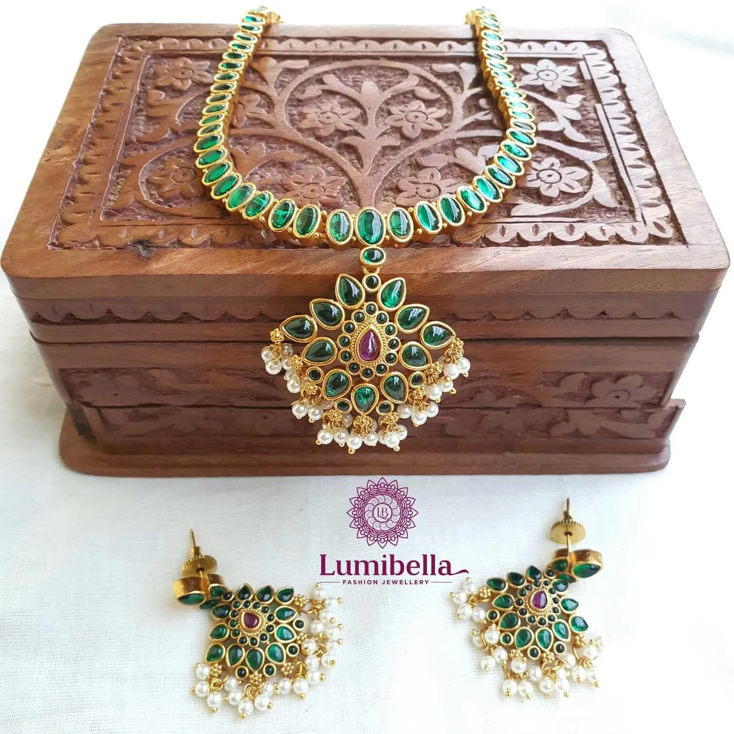 Antique Jewellery With Kemp Embellishment