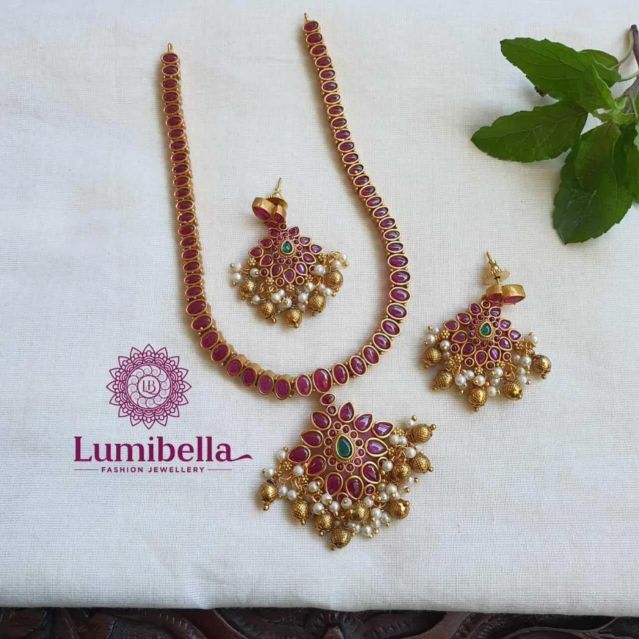 Antique Jewellery With Kemp Embellishment