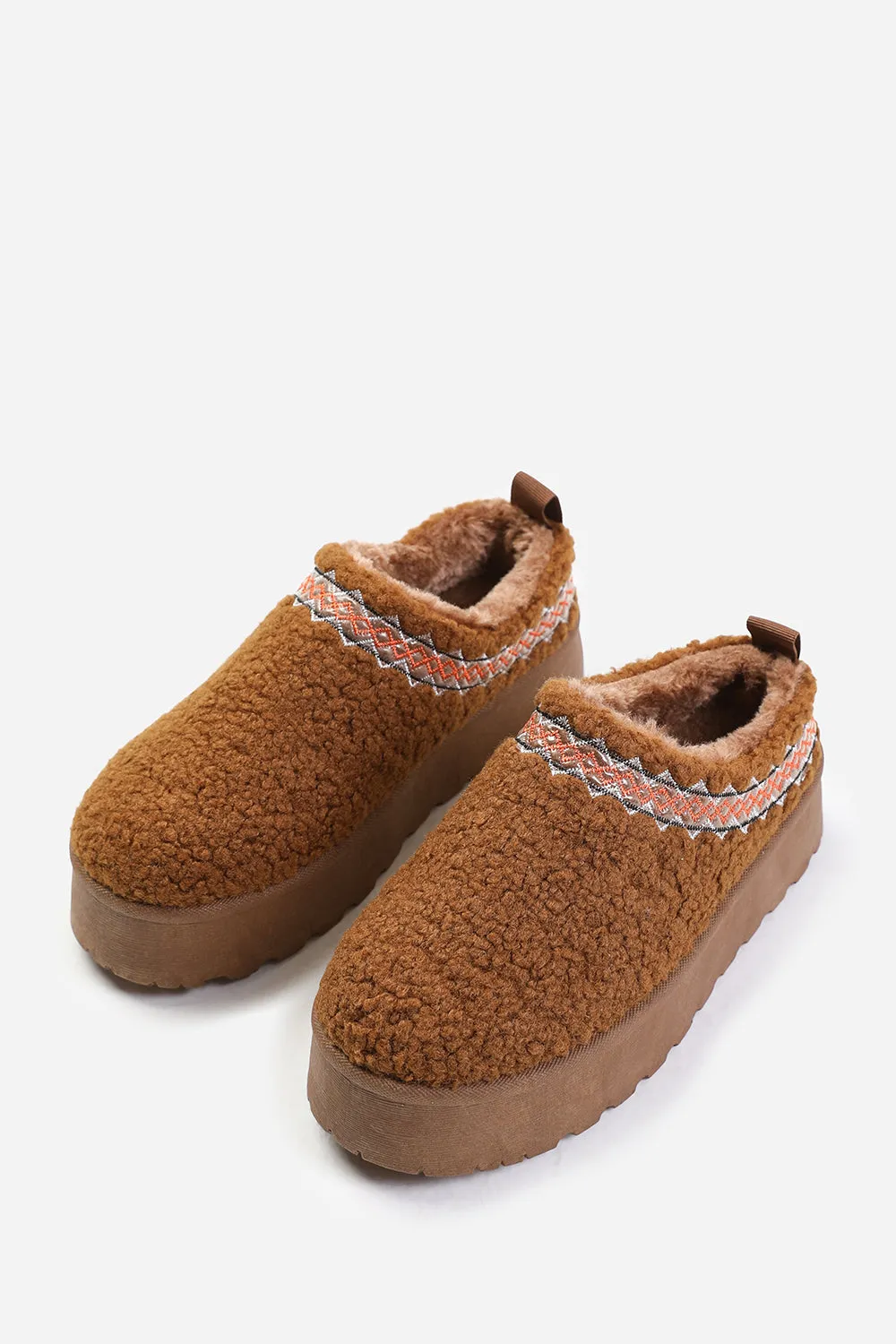 CHERRY FLATFORM AZTEC DETAIL LOW ANKLE SLIPPER BOOTS IN CHESTNUT SHEARLING