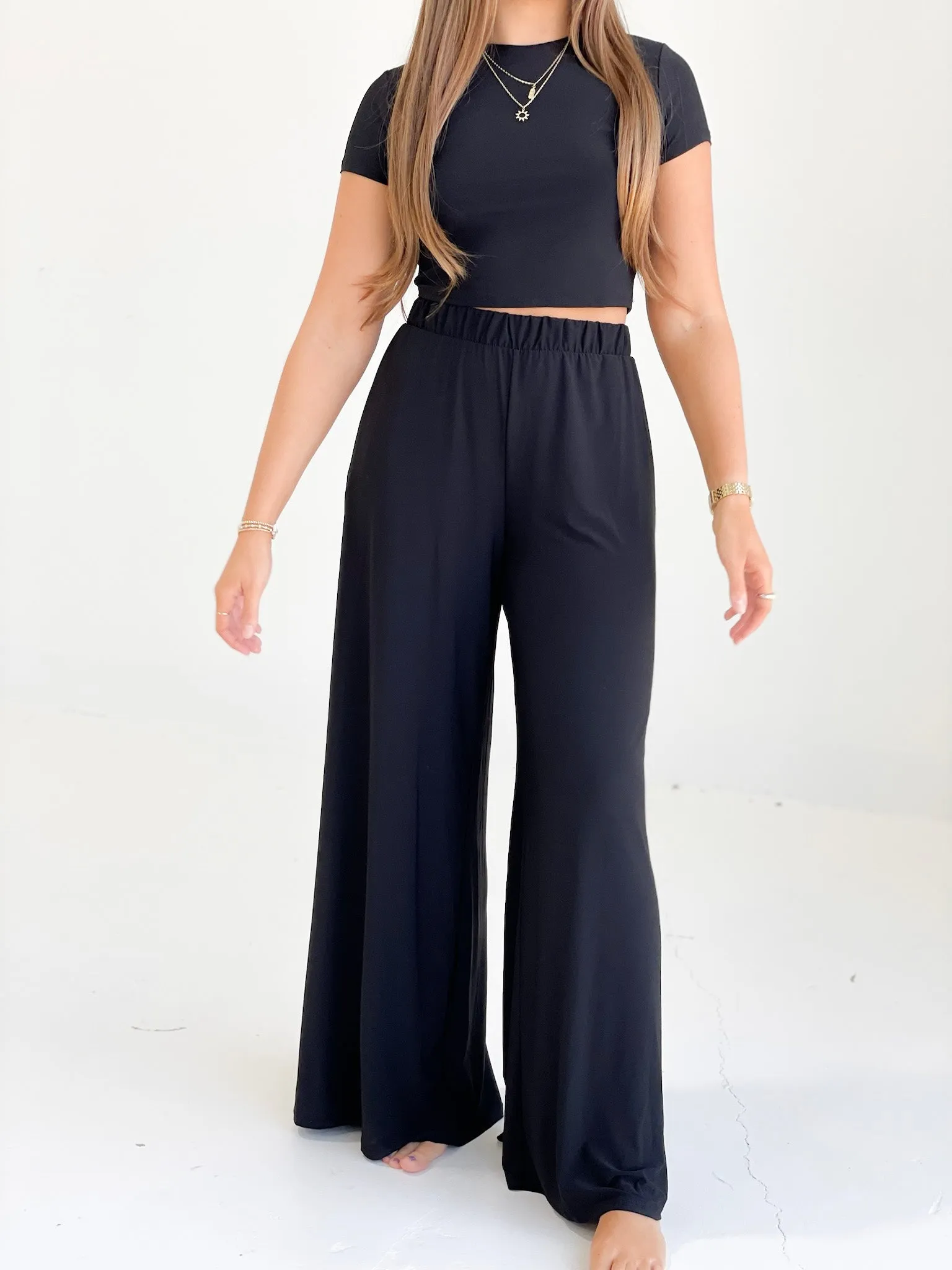 Cropped And Loaded Set - Black