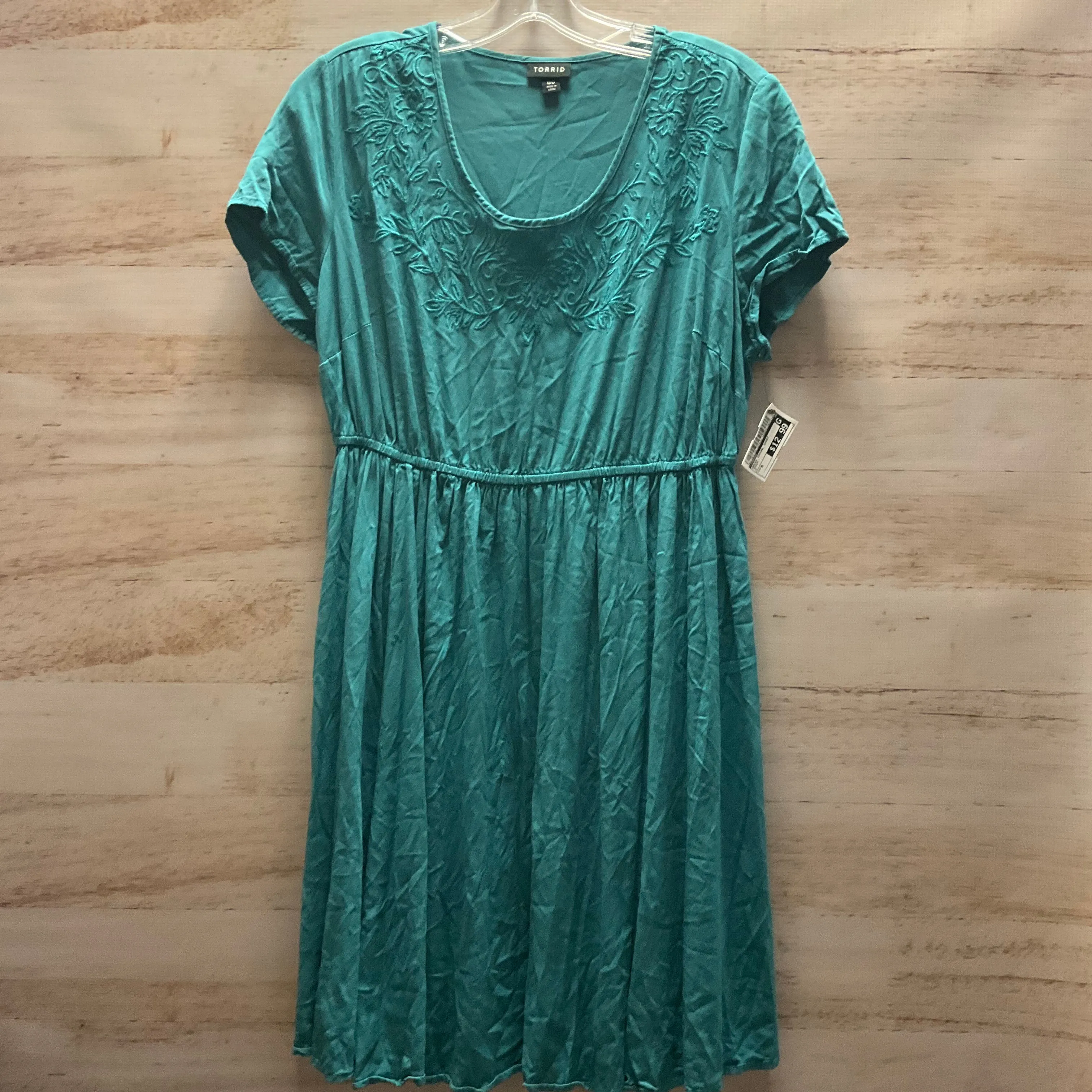 Dress Casual Short By Torrid In Green, Size: M