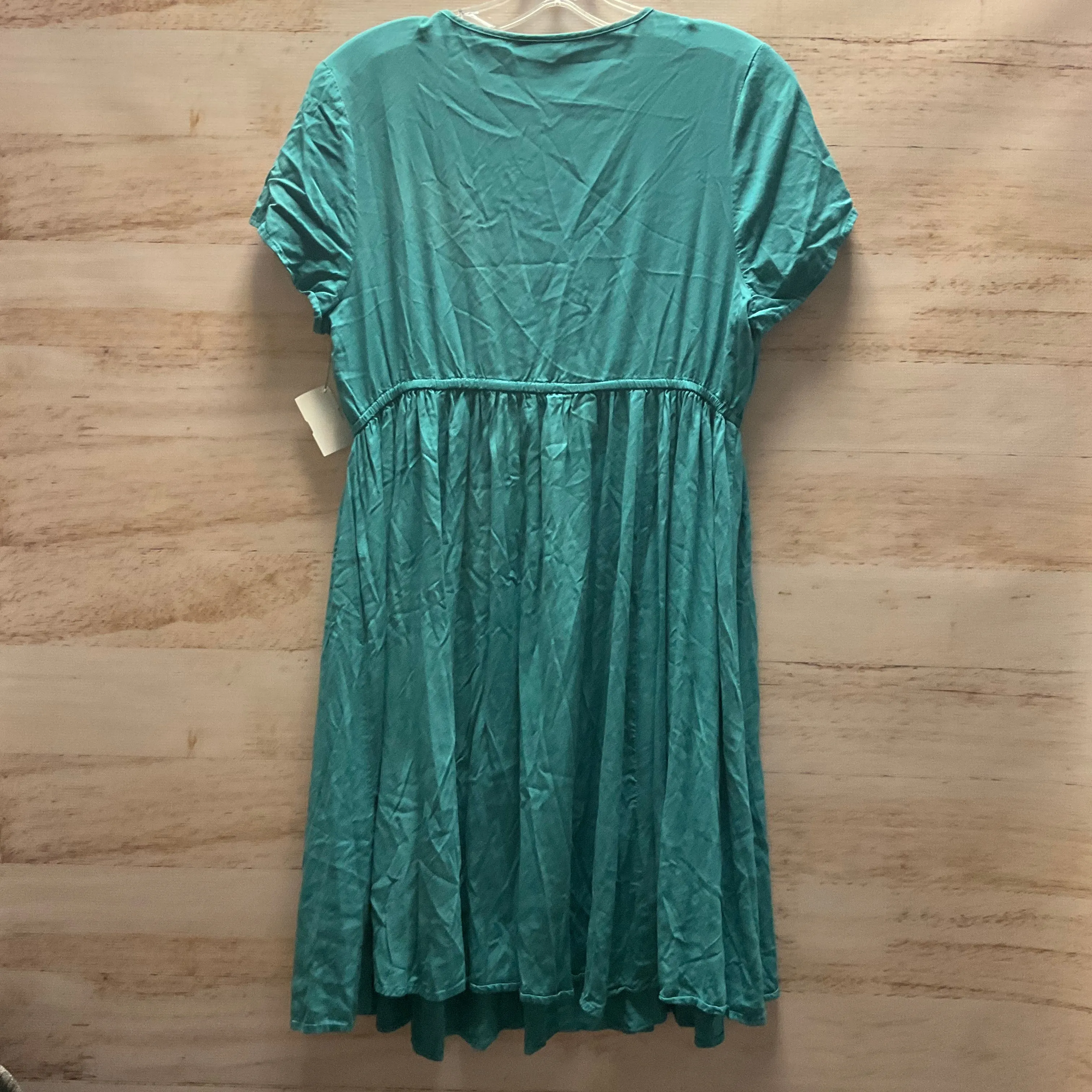 Dress Casual Short By Torrid In Green, Size: M