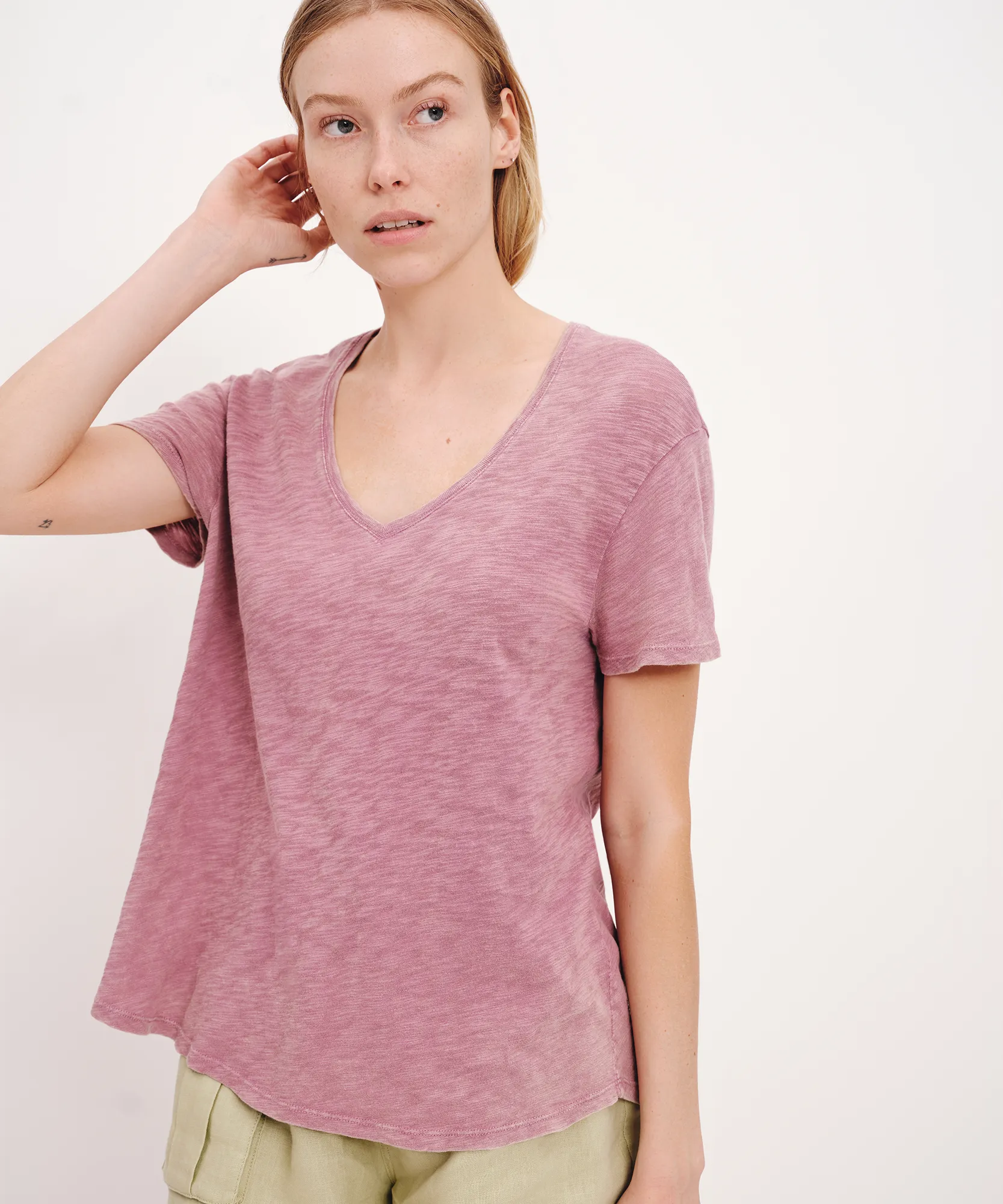 Slub Jersey with Chroma Wash Short Sleeve Boyfriend V-Neck Tee - Wisty Mauve