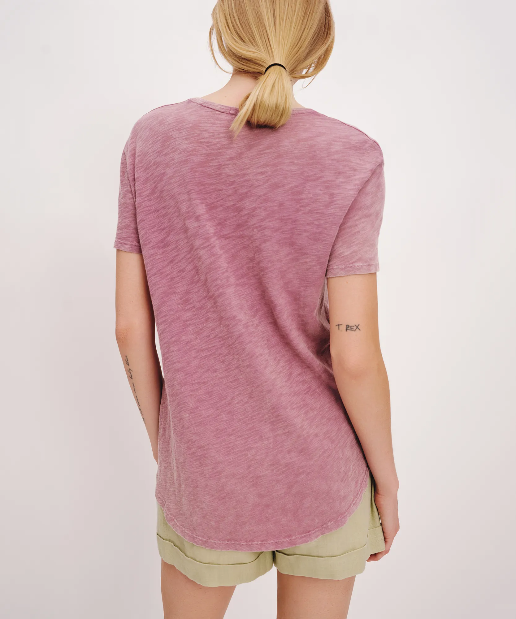 Slub Jersey with Chroma Wash Short Sleeve Boyfriend V-Neck Tee - Wisty Mauve